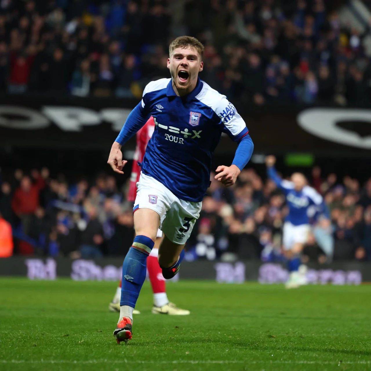 足球世界杯举办地更新交通方案，为球迷让路